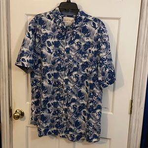 Weatherproof White/Blue Hawaiian Button-down Shirt